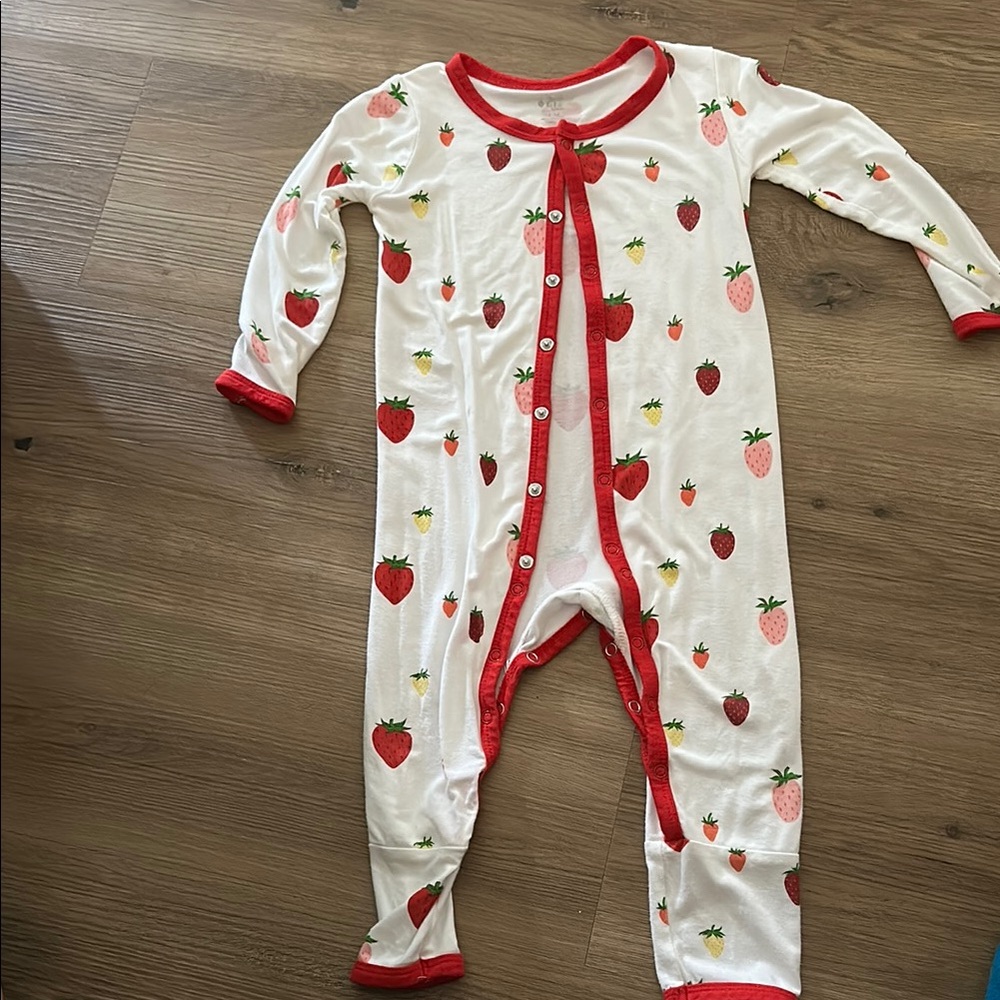 Kyte BABY Strawberry Print Kids Footie